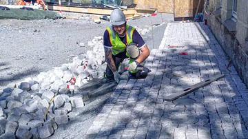 Anleggsgartner ved Midtun skole.