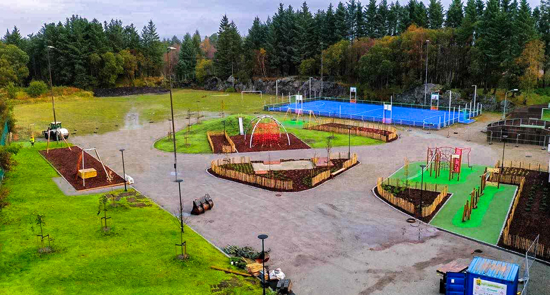 Oversikt uteområder Kaland skule i Austrheim.